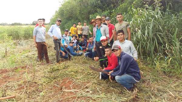 Más de 400 jóvenes rurales desean formarse en enseñanza agraria | .::Agencia IP::.