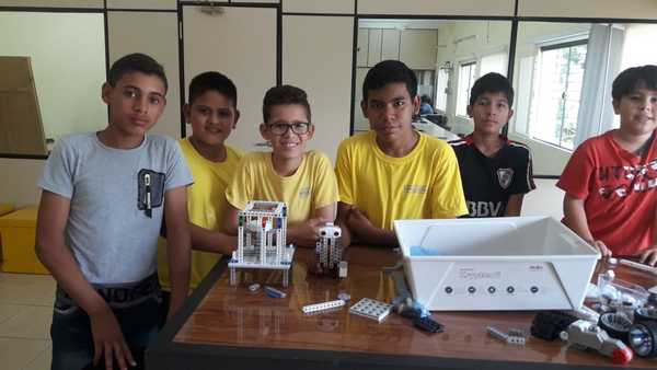 Niños y adolescentes del Chaco accedieron a cursos de alfabetización digital y robótica | .::Agencia IP::.
