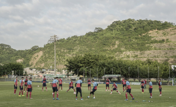 HOY / Arce vaticina un juego equilibrado con Barcelona