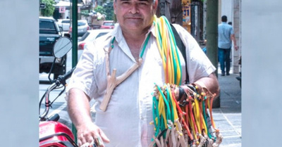El vendedor de honditas que le gana al tiempo