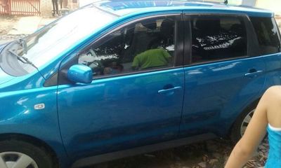 Delincuentes asaltan y roban un vehículo en Loma Pytã  - Nacionales - ABC Color