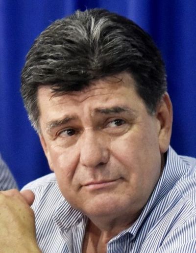 Denuncian que en el PLRA falsificaron varias facturas - Política - ABC Color