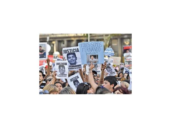 Piden justicia en la Argentina por el hijo de paraguayos asesinado