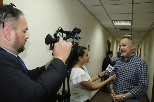 Fiscalía abriría hoy una investigación en contra de Efraín Alegre por falsificación de facturas - ADN Paraguayo