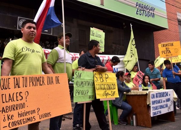 Sindicatos docentes definen hoy si van o no a clases