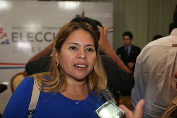 Basilisa Vázquez: “Hace rato que venimos denunciando que en el PLRA se dilapida la plata” - ADN Paraguayo