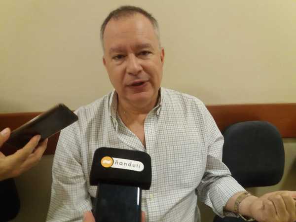 Silva Facetti denuncia a Alegre por sobrefacturación en compra de combustiles para móviles del PLRA » Ñanduti