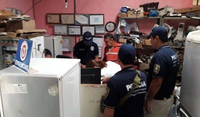 Allanan local en el marco de investigación por pornografía infantil