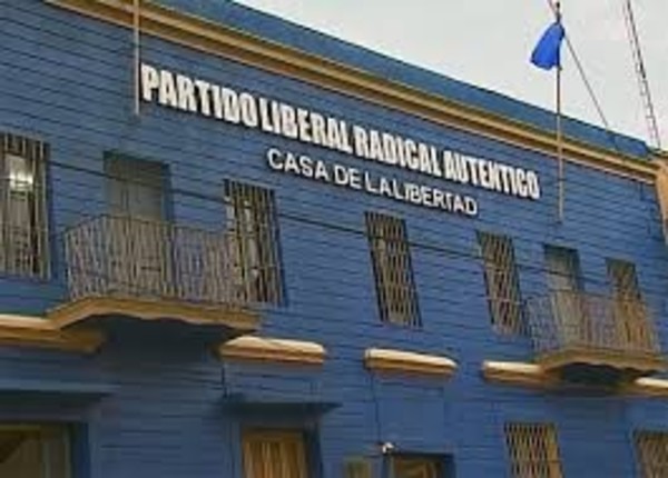 Oficina de la JLRA es usada como dormitorio del chofer de Efraín Alegre, denuncian