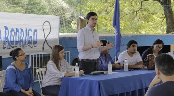 HOY / Juventud liberal pide paso al costado de Efraín: "Para traer paz al Partido"