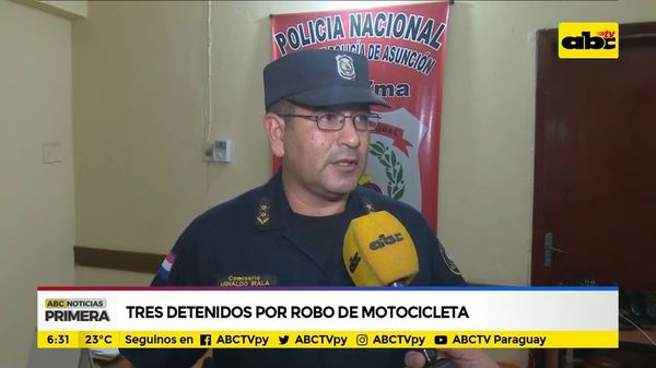Tres detenidos por robo de motocicleta - ABC Noticias - ABC Color