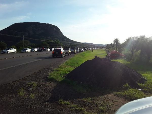 Hurreros de Cuevas pueden manifestarse sobre banquina pero no pueden cerrar rutas, dijo Acevedo - A La Gran 7-30 - ABC Color