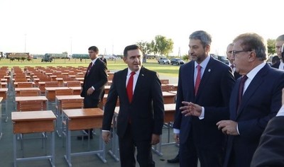 Inicio de clases en riesgo: Abdo pide diálogo a los docentes y no afectar la educación de los alumnos - ADN Paraguayo