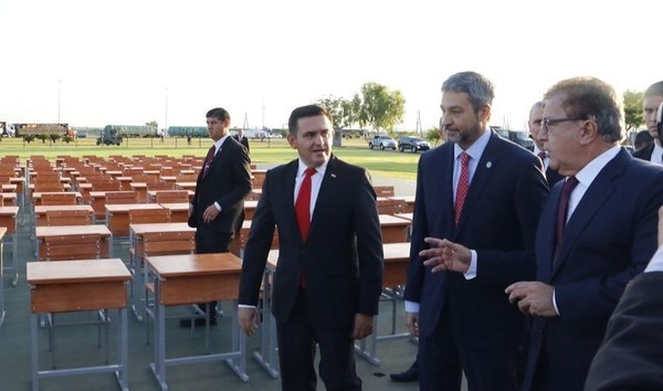Inicio de clases en riesgo: Abdo pide diálogo a los docentes y no afectar la educación de los alumnos - ADN Paraguayo