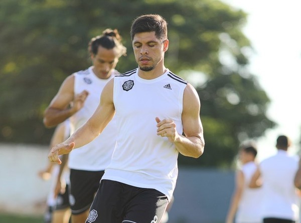 Olimpia recupera a tres para el clásico