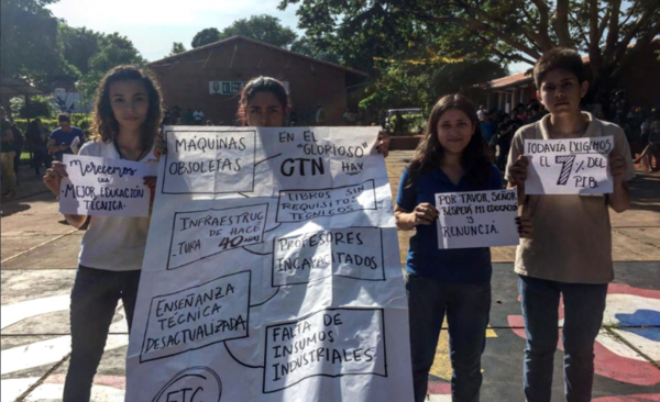 HOY / CTN, en el abandono: alumnos exigen mejores máquinas para estudiar