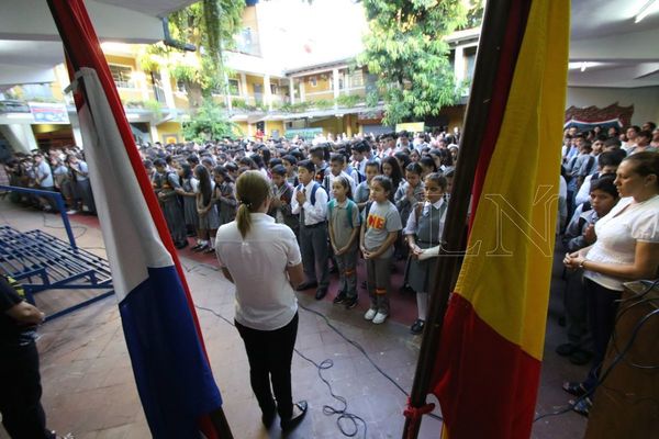 Ante gran cantidad de casos de dengue, anuncian inicio parcial de clases