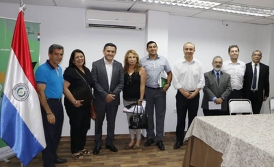 HOY / Hablando de plata y formas  de acceso a cargos, Petta  desactiva un frente de huelga