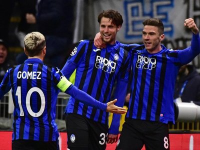 Atalanta aplasta al Valencia y pone un pie en cuartos