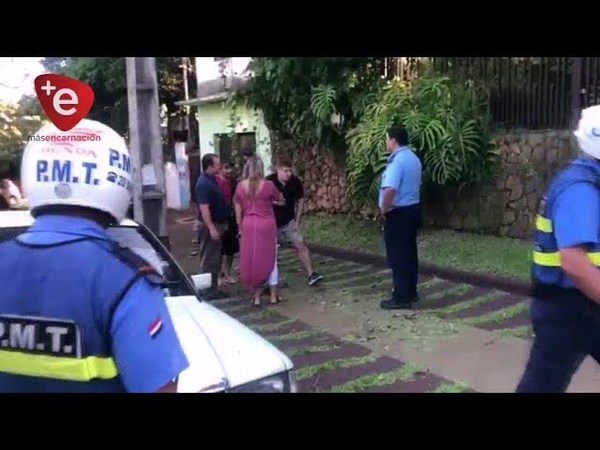 CONDUCTOR DE CAMIONETA HUYÓ DEJANDO TIRADA A MOTOCICLISTA