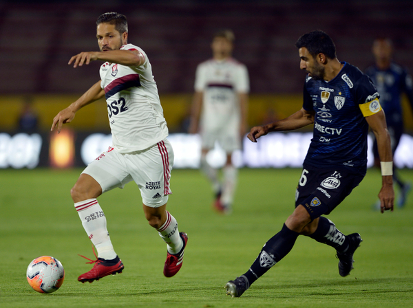 Flamengo y Del Valle igualan en polémico partido