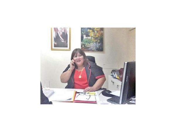 MT aparta a directora por el caso de falsificación de título