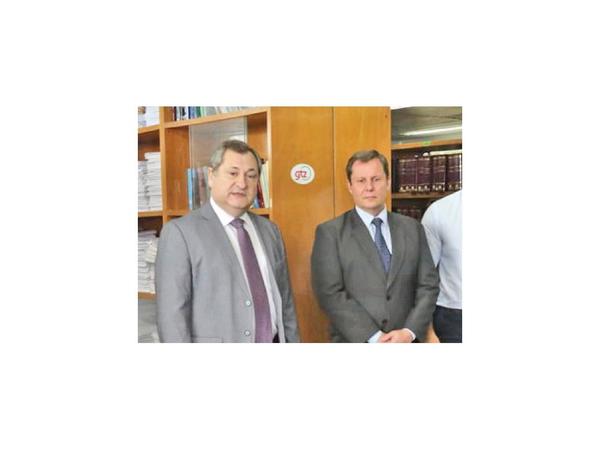 Falsifican firmas de 3 ministros de Corte en un supuesto fallo