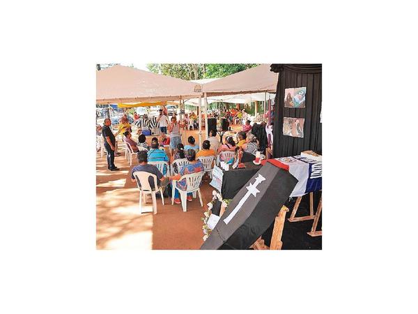 Abuelos de CDE, con 24 días de huelga por pensión alimentaria