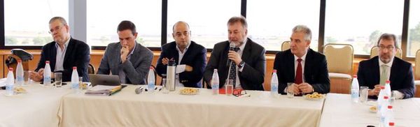 Hacienda intenta eludir al Congreso para elevar déficit fiscal en años malos - Economía - ABC Color