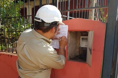 Usuario denuncia sobrefacturación y la ANDE culpa a un perro