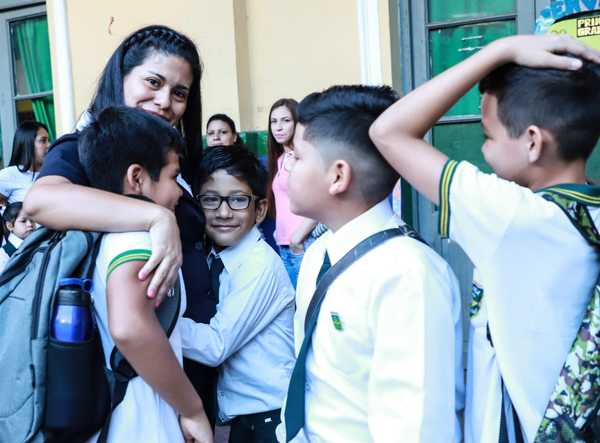 Docentes anuncian que iniciarán clases este viernes | .::Agencia IP::.