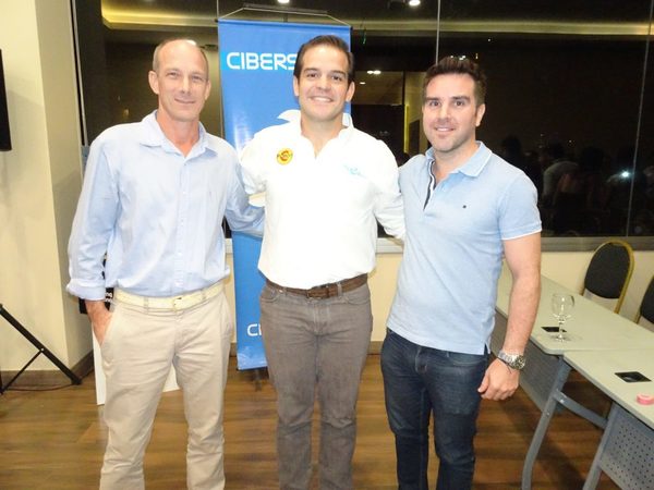 Koga premió a jóvenes por soluciones innovadoras