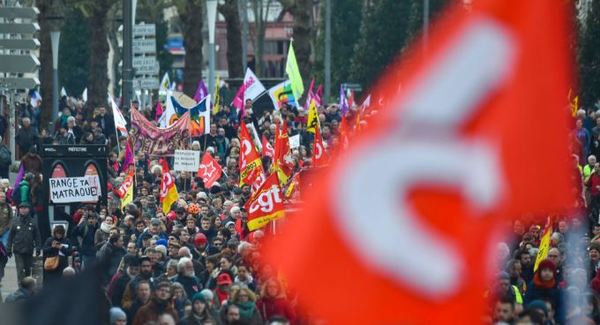 Los franceses continúan protestando contra la reforma de las pensiones | .::Agencia IP::.
