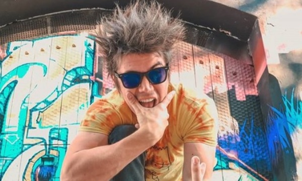 El youtuber Alex Express deja la plataforma por su familia