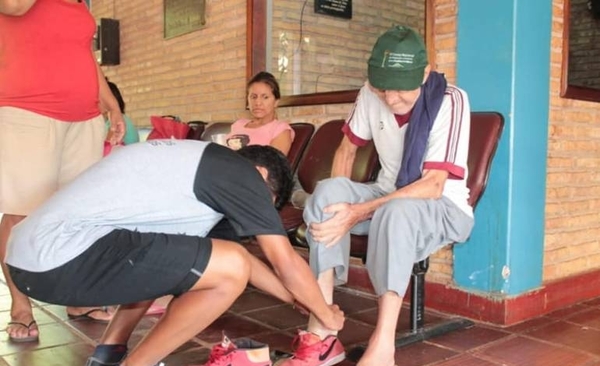 HOY / En su UPD, alumnos visitan a abuelitos que luchan contra el cáncer