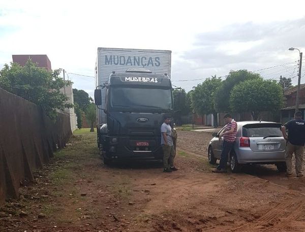 Recuperan en Pedro Juan un camión robado en Brasil - Nacionales - ABC Color