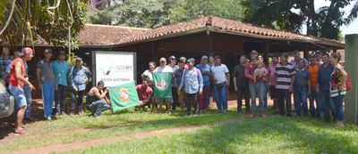 Exigen que les regularicen sus tierras - ABC en el Este - ABC Color