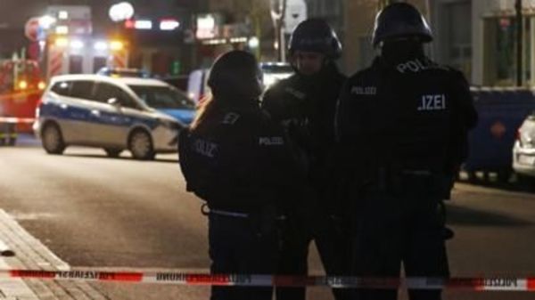 Terrorista mató a nueve personas en bares de inmigrantes, asesinó a su madre y luego se suicidó. Ocurrió en Alemania