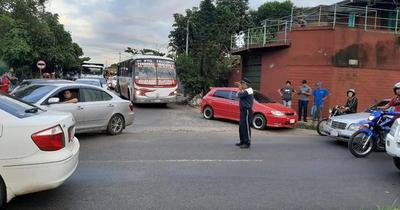 Presunto asaltante muere atropellado en Loma Pytá