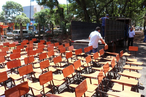 Distribuyen 3000 sillas pedagógicas a 52 instituciones del Alto Paraná - Noticde.com