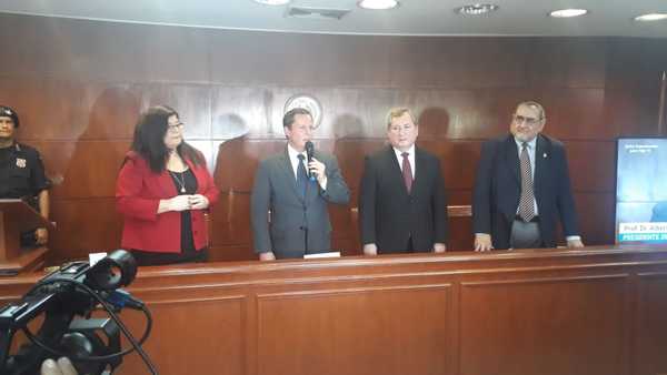 Alberto Martínez Simón es l nuevo presidente de la CSJ » Ñanduti