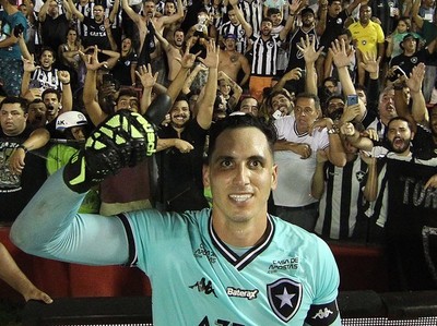 Gatito Fernández agiganta su figura en Botafogo