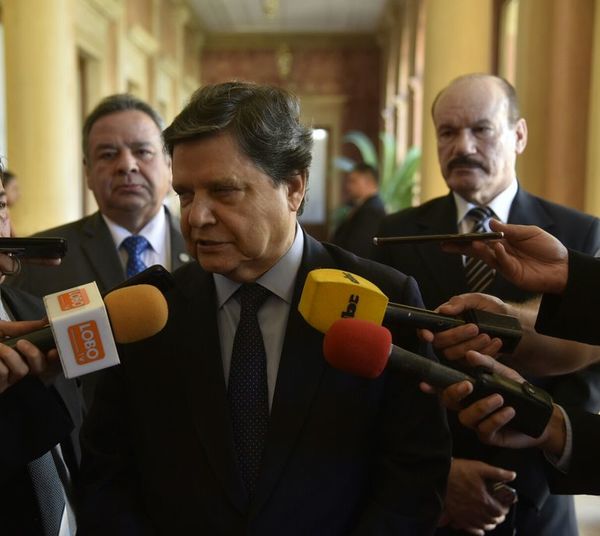 Acevedo sobre renuncia de Sosa Pasmor: “Tengo entendido que tiene mejores ofertas políticas” - Nacionales - ABC Color