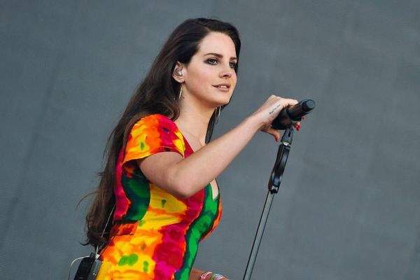 Lana del Rey cancela su gira en Europa al “perder completamente la voz” - Música - ABC Color