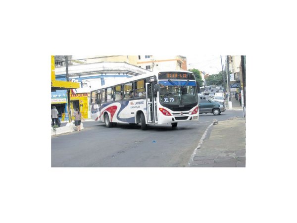 Estrecho pasillo de micros permite acoso