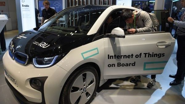 Autos tendrán conexión propia a internet
