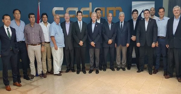 Cadam presentó a presidente en asamblea general ordinaria