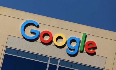 Google alcanza un valor de un billón de dólares, aunque enfrente nuevas pruebas