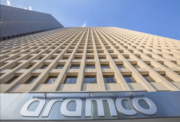 Se disparan las acciones de Saudi Aramco, pero se ciernen cuestionamientos