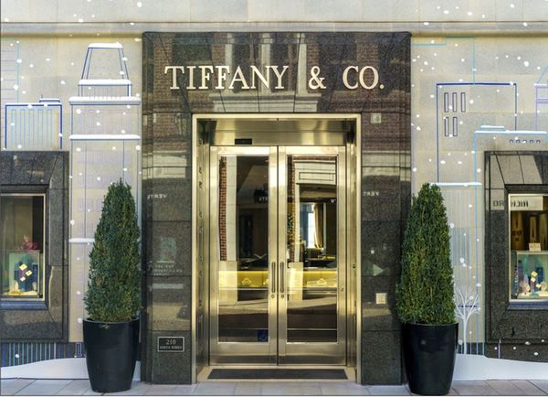 La gigante del lujo LVMH comprará Tiffany por 16.200 millones de dólares